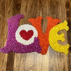 Vintage 70s hippie Love sign, Melted plastic “popcorn”, great condition